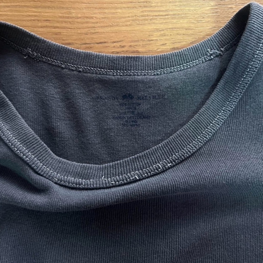 Brandy Melville cropped tee - Picture 2 of 3